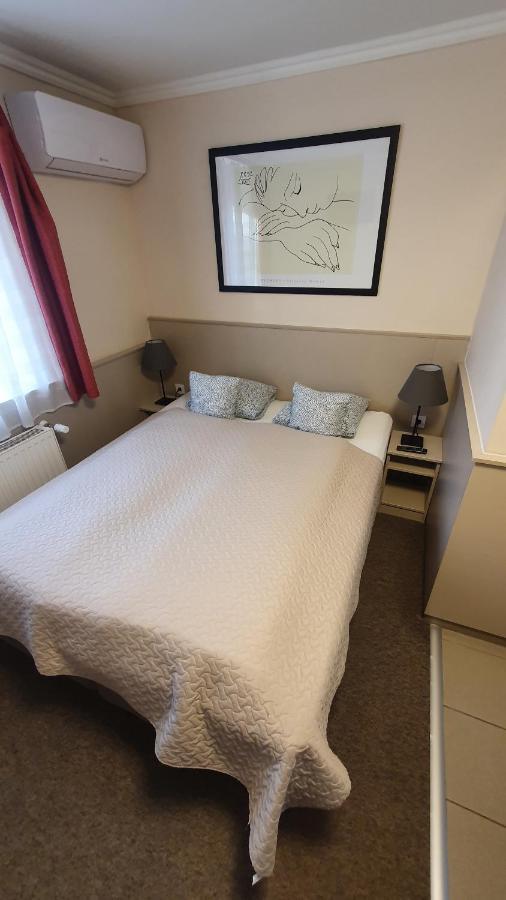 Central Motel Кечкемет Экстерьер фото