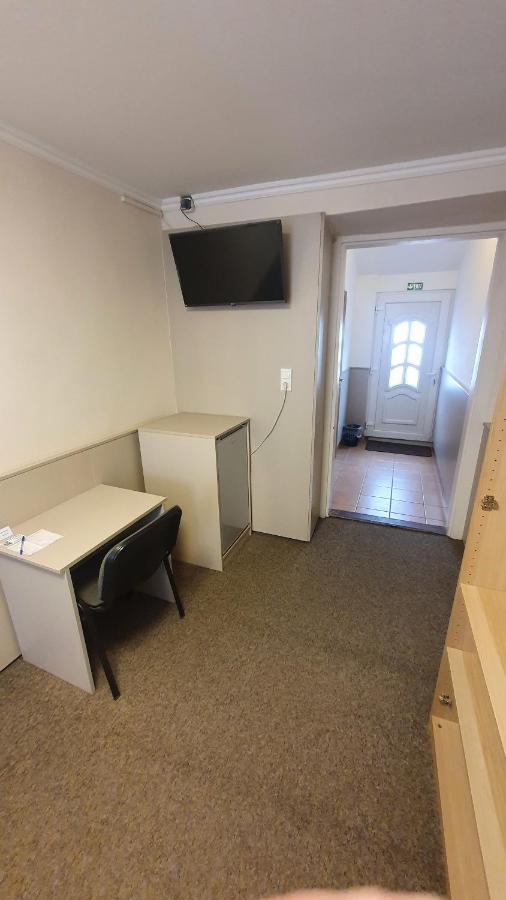 Central Motel Кечкемет Экстерьер фото