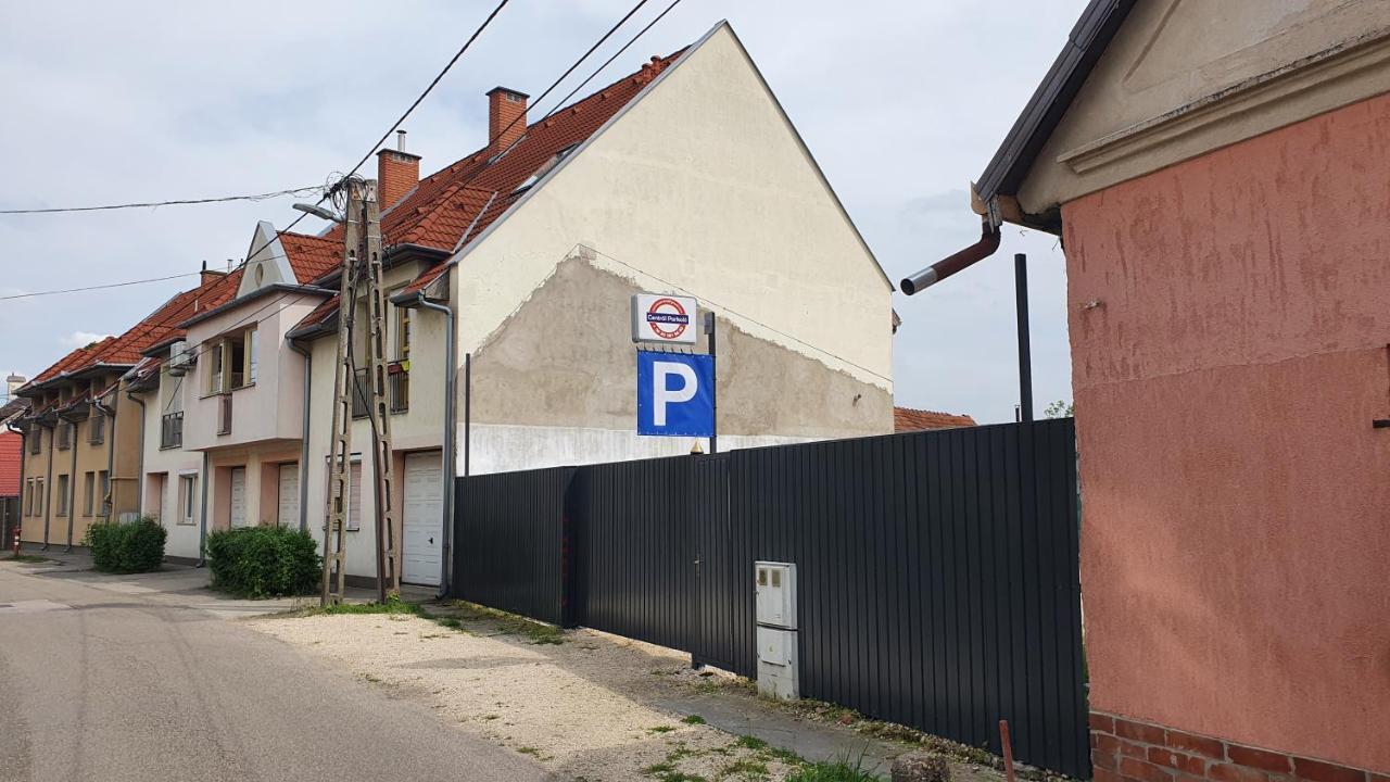 Central Motel Кечкемет Экстерьер фото